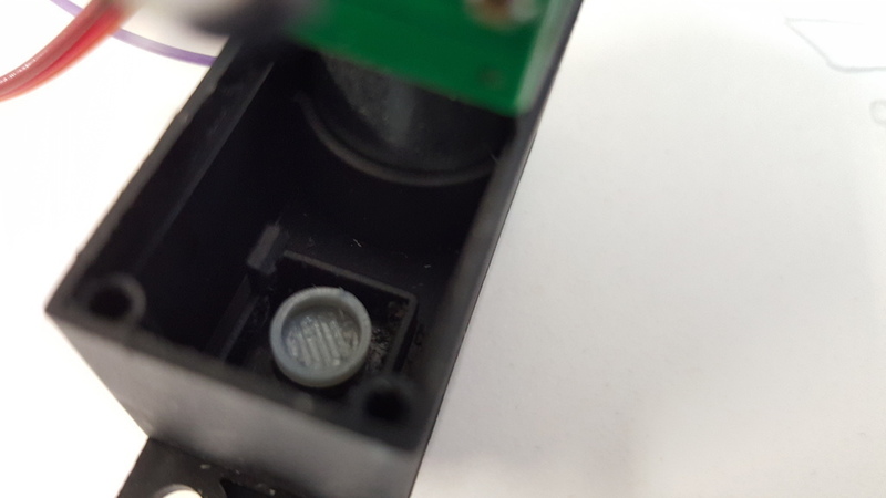 Magnetic encoder for continuous rotation servo
