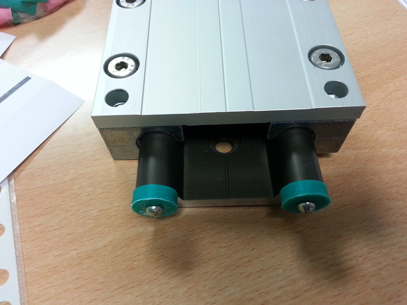 Mechanical stop for 16mm IGUS Drylin W rails