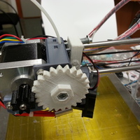 Compact extruder with symmetric mount and fan support - Thumbnail 2