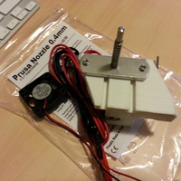 Compact extruder with symmetric mount and fan support - Thumbnail 4