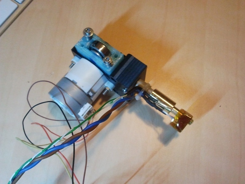 Another compact extruder 