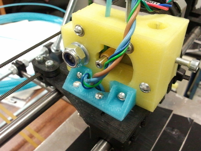 Extruder bracket 3D Print 99117