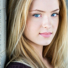 Emily Lewis's avatar